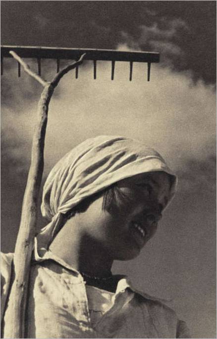 Kolkhoznitsa. 1934